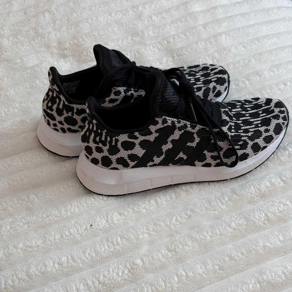 Adidas black and gray leopard print Sneakers - Picture 2 of 4